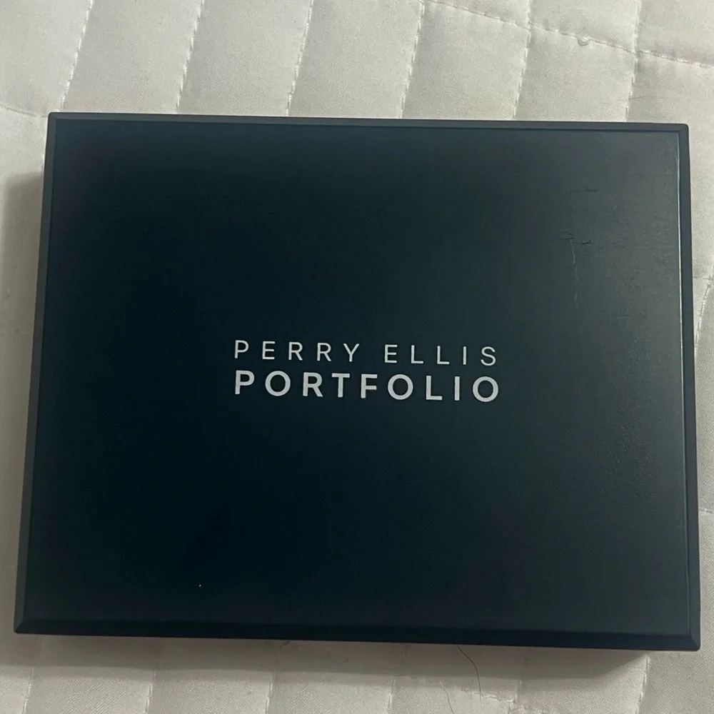NWT Perry Ellis Black Leather Tri-Fold Wallet